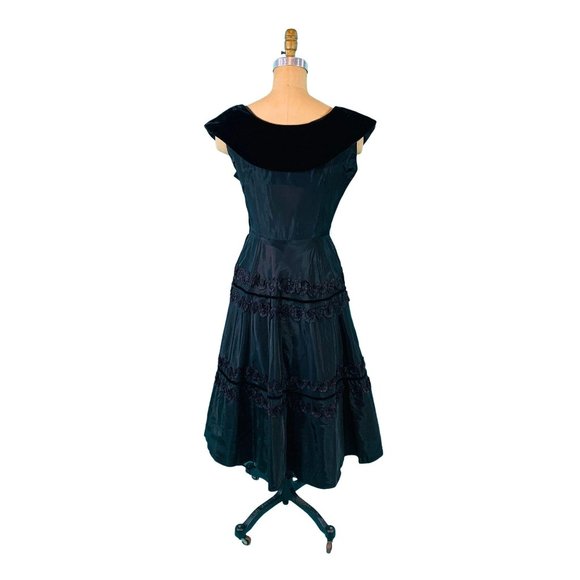 Vintage 40s Evening Gown Womens Small Black Tiered Party Dress Velvet Collar Spo - Picture 9 of 10